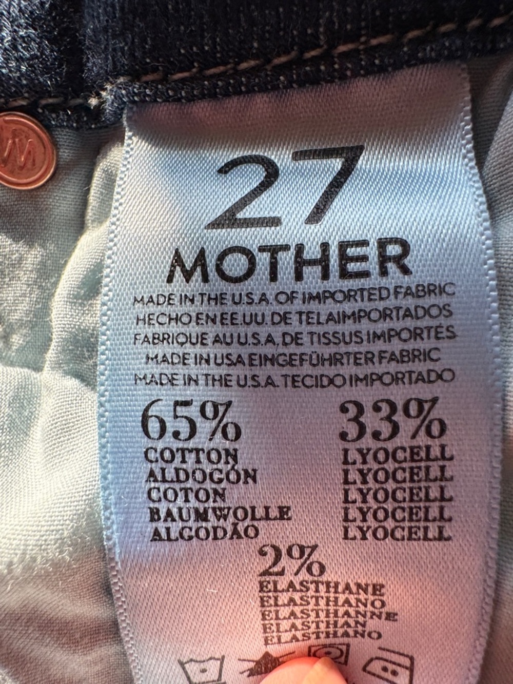 MOTHER Jeans. The Looker. Ankle Fray. - Picture 3 of 5